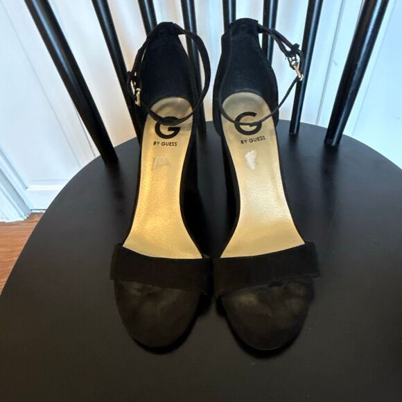 Guess suede black block heel strappy sandals 8.5 - Picture 4 of 11